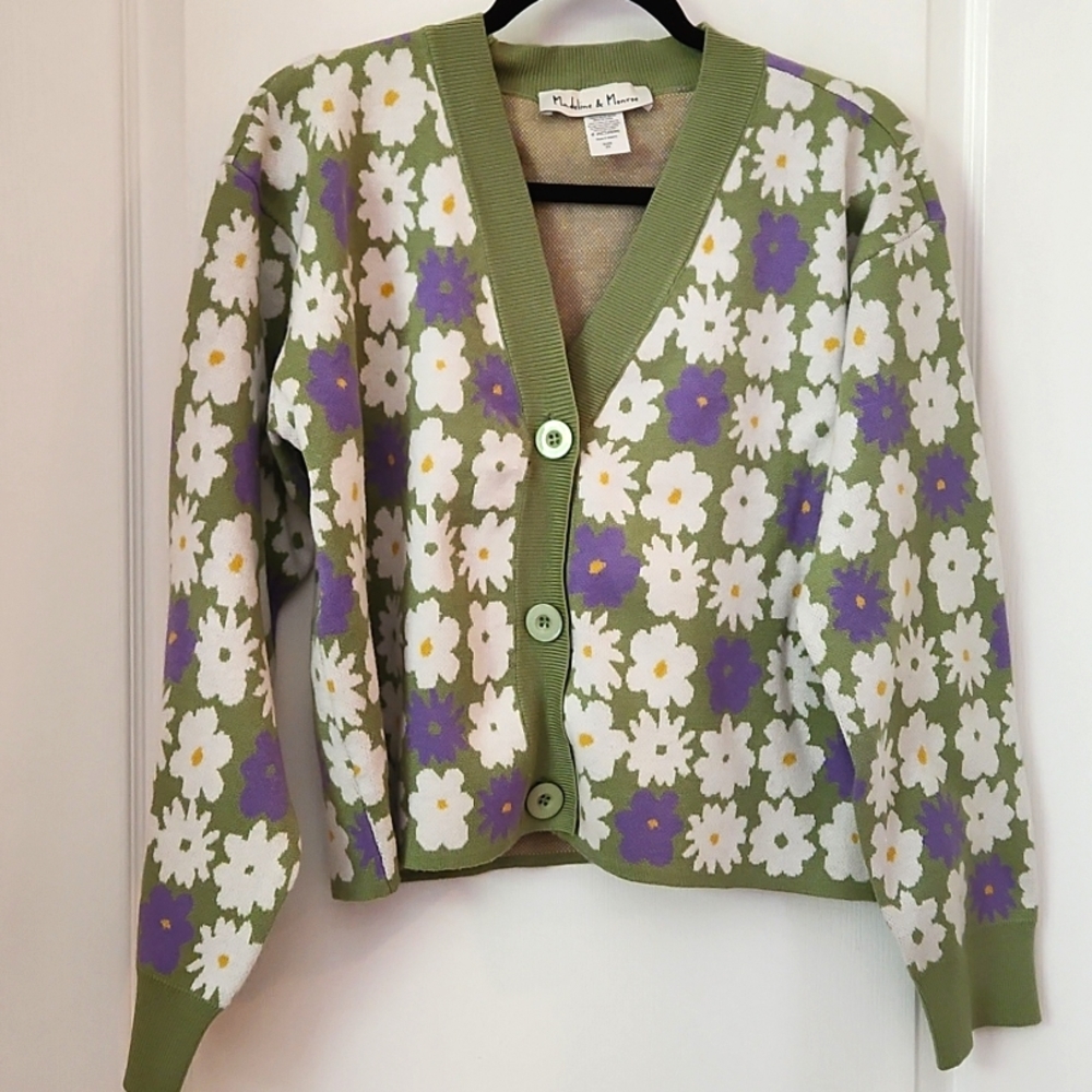 Mille & Me Green Floral V-Neck Cardigan Sweater